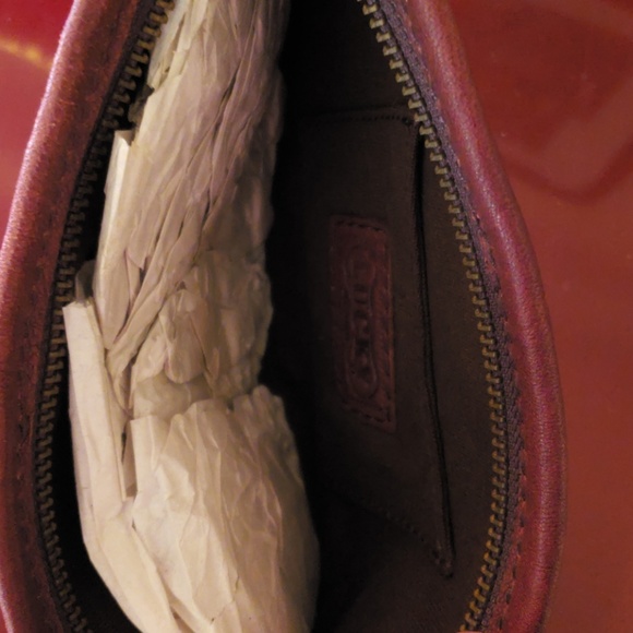 Lucky brand wristlet - Picture 4 of 4